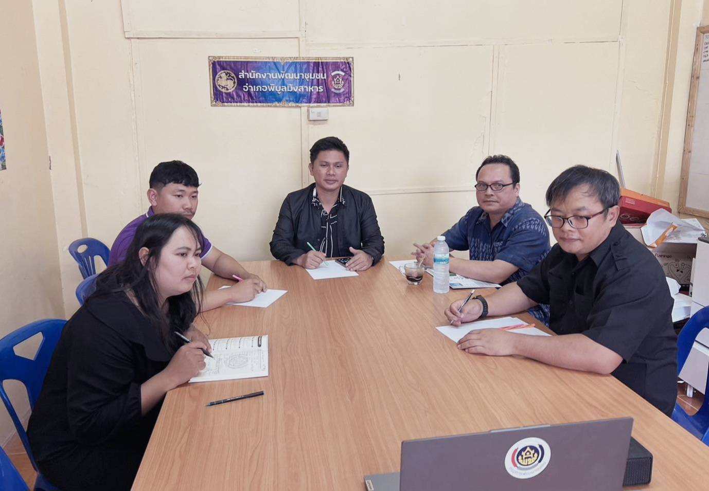 ทำทันที! พช.พิบูลฯ ร่วมประชุม “มาตรการประหยัดพลังงาน ตามข้อสั่งการเร่งด่วนของนายกรัฐมนตรี” พร้อมขานรับ "นายอำเภอพาเที่ยว" เยี่ยมกลุ่ม OTOP แก่งสะพือ เดินทางไปด้วยกัน ประหยัดพลังงานโลก