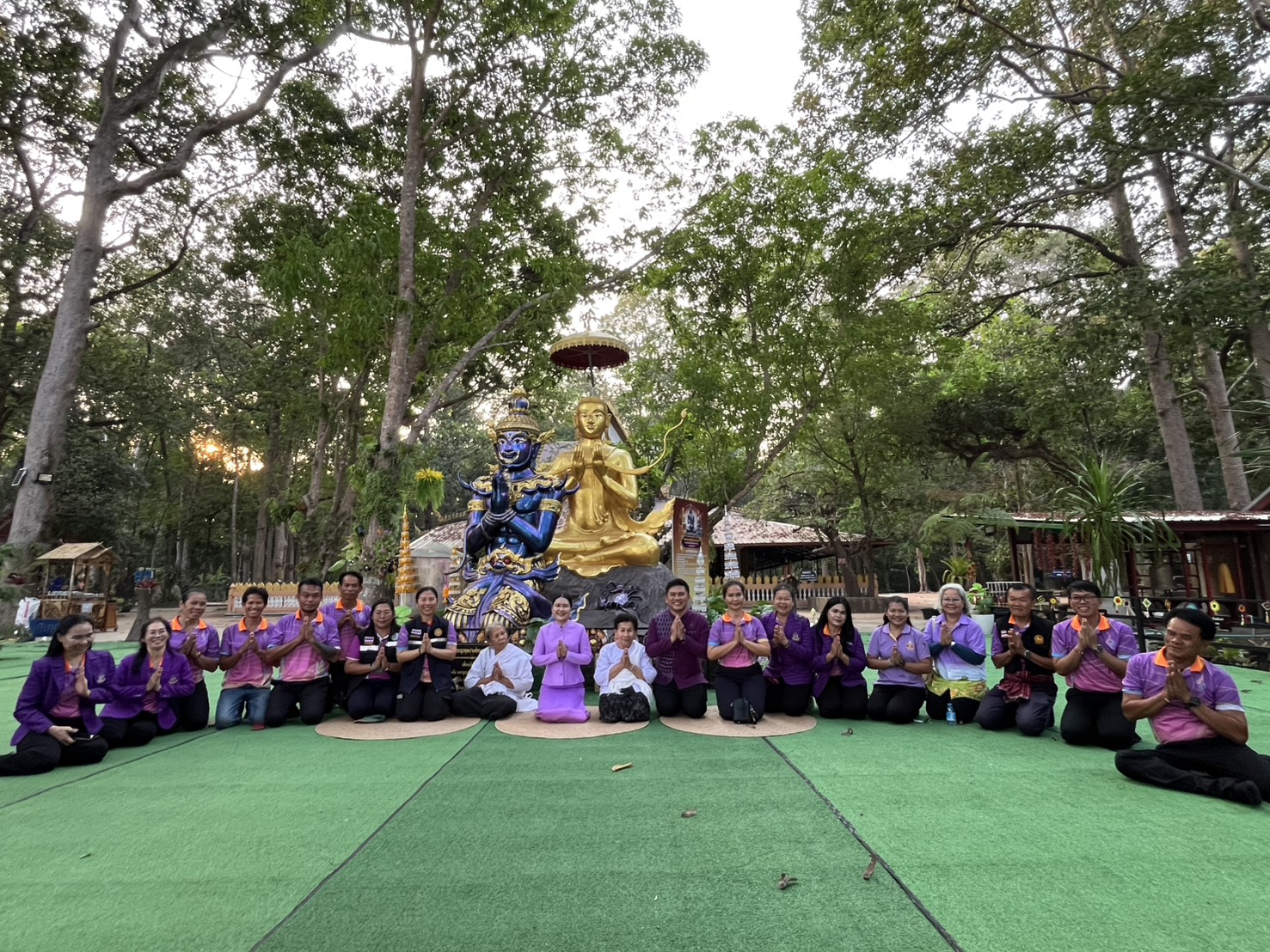 "ล่องแพธรรมมะ ไหว้พระสามเกาะ" นายอำเภอพาเที่ยว ยลเสน่ห์ชุมชนท่องเที่ยว OTOP นวัตวิถี ขยายผลทั้งตำบลทรายมูล  อำเภอพิบูลมังสาหาร จังหวัดอุบลราชธานี