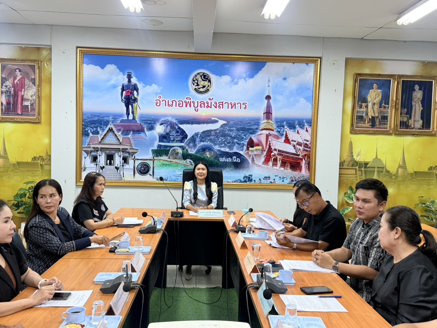 อ.พิบูลมังสาหาร ประชุมเตรียมพร้อมร่วมกิจกรรม "สืบสานศาสตร์ศิลป์ มรดกแผ่นดิน ผ้าถิ่นไทอุบล" เฉลิมพระเกียรติสมเด็จพระพันปีหลวง 12 สิงหาคมนี้